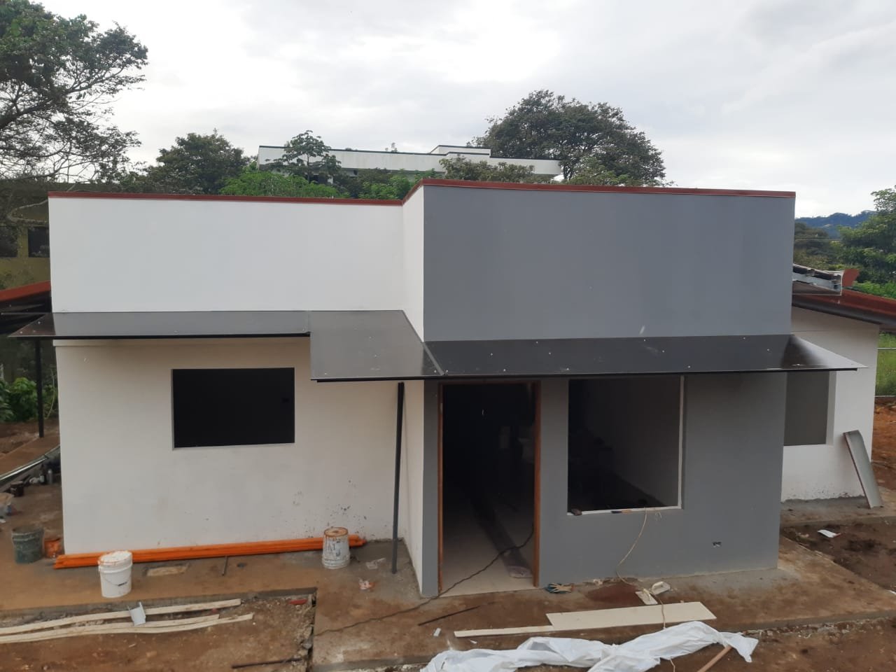 Casa en obra gris durante su construcción por CHD